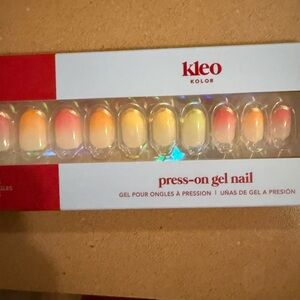 Kleo Kolor Press-On Gel Nails